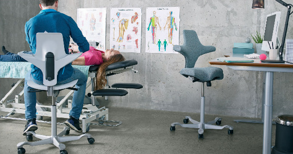 Which Office Chairs Are Best for Chronic Back Pain?  Non-Surgical  Orthopaedics - Non-Surgical Orthopaedics